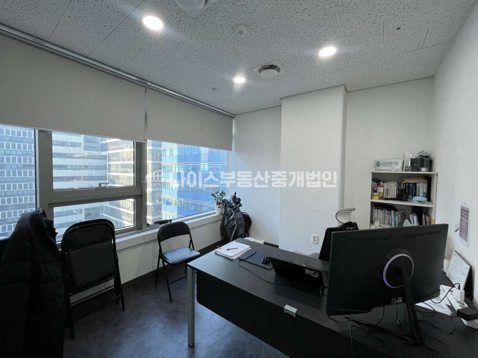 서울 송파구 문정동 풀인테리어 초역세권 코너호실 월세 매물번호 10005 사진 1