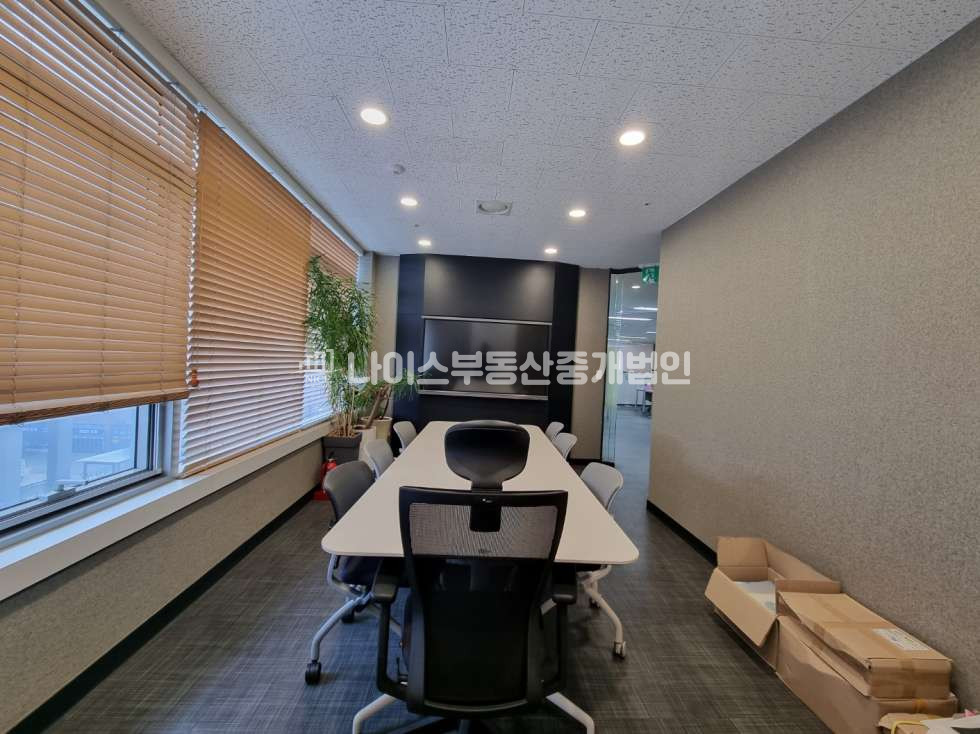 서울 송파구 문정동 실125P, 극히드문 대형평수 사무실 놓치지마세요 월세 매물번호 10011 사진 1