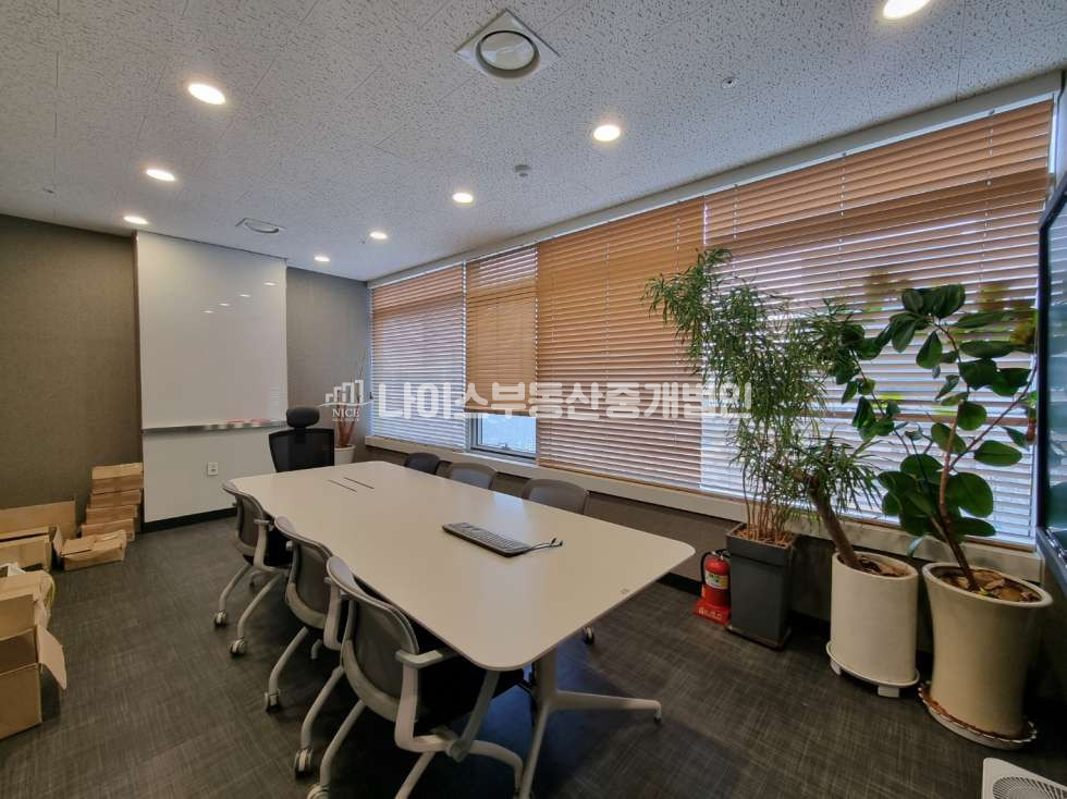 서울 송파구 문정동 실125P, 극히드문 대형평수 사무실 놓치지마세요 월세 매물번호 10011 사진 2