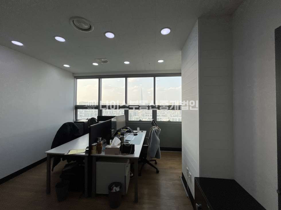 서울 송파구 문정동 실55P,룸3개,탕비,인테리어최상 월세 매물번호 10148 사진 1